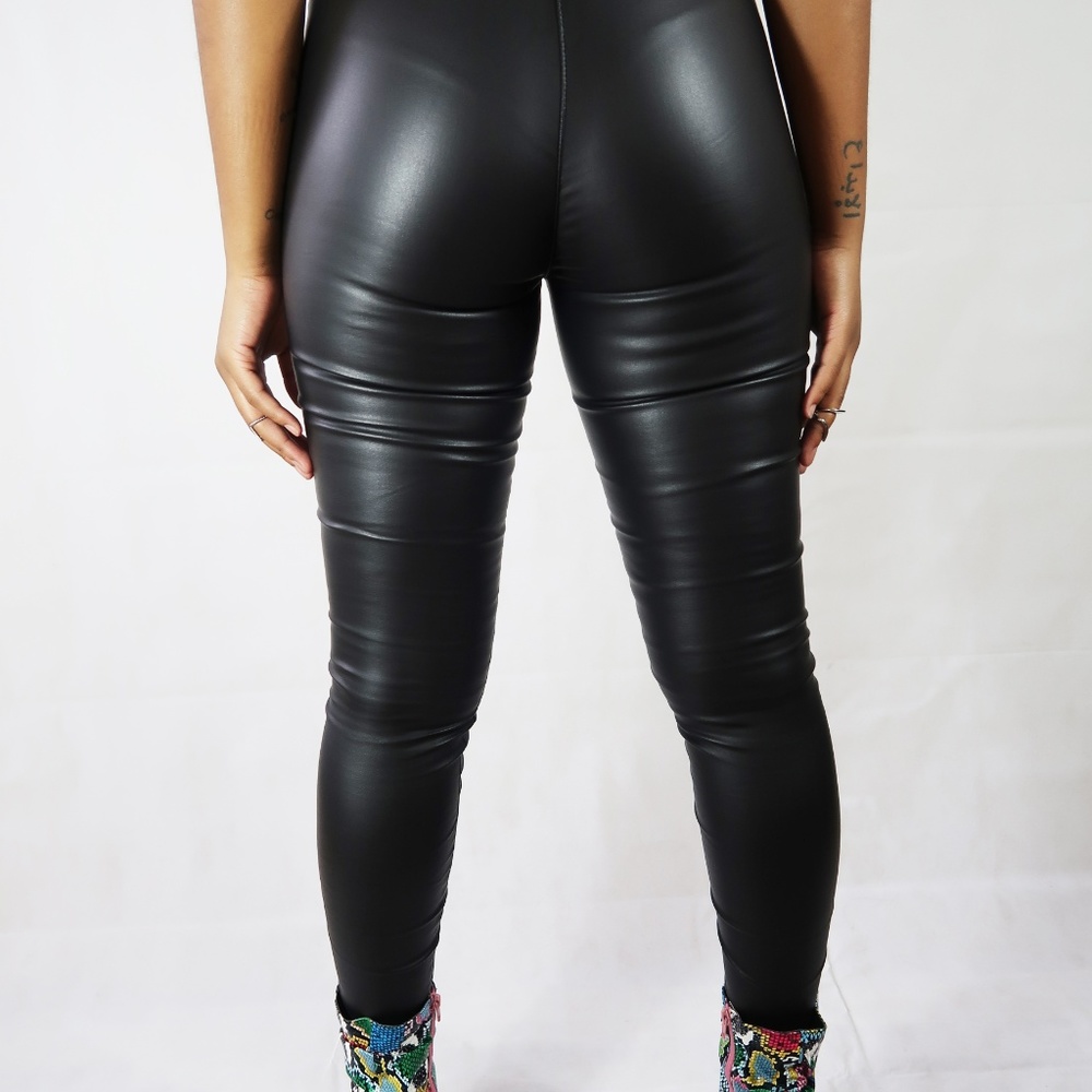 FARRAH BLACK VEGAN LEATHER LEGGINGS - Picture 3 of 7